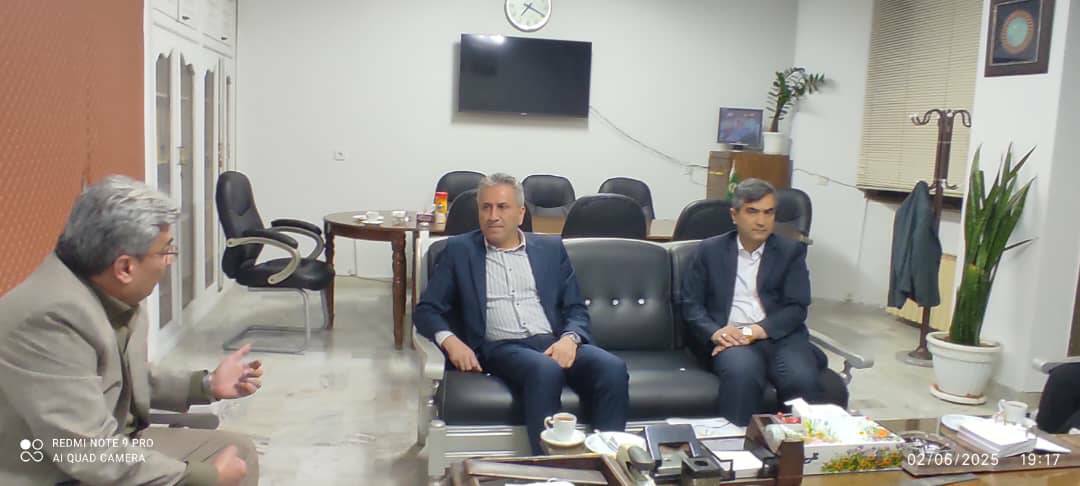 برگزاری جلسه با حضور رئیس محترم شعب بانک ملت استان خراسان رضوی جناب آقای مهندس صابر به همراه معاونین در محل دفتر مشهد شرکت